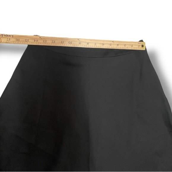 Liz Claiborne CAREER Elegant Black Skirt Size: 6 - Picture 3 of 6